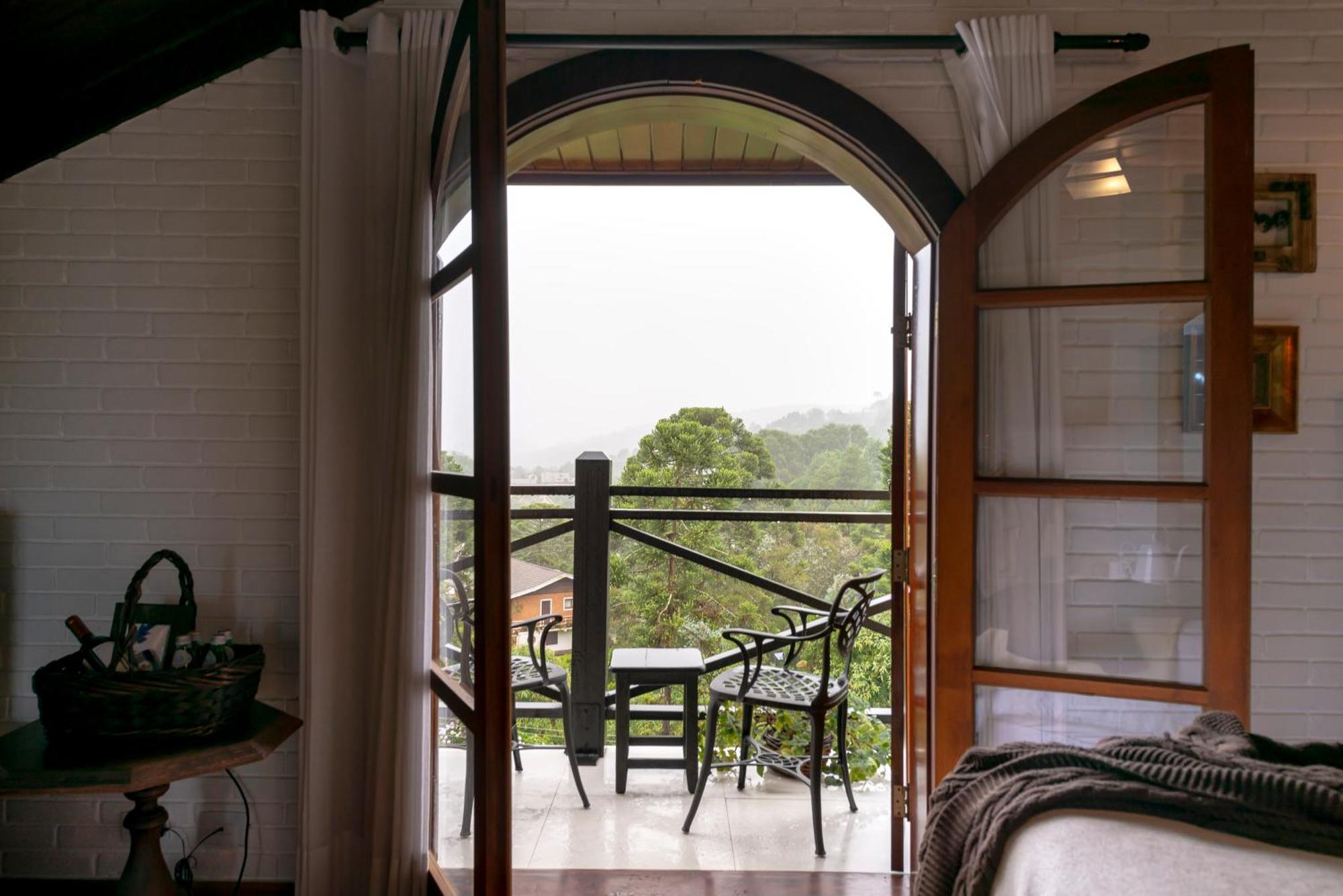 Alma Hotel Campos do Jordao Exterior photo